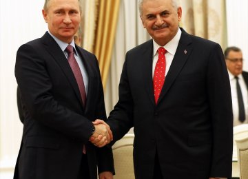 Turkish Premier Visits Kremlin to Consolidate Ties