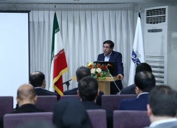 Ali Reza Bakhtiari address the inauguration of  ‘Donya-e-Bourse’ website in Tehran in the presence of capital market stakeholders. 