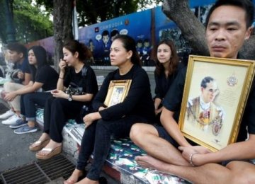 Thais Mourn Loss of King Bhumibol