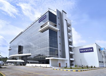 Faurecia to Rebuild Iran Ties With 3 Iranian Deals