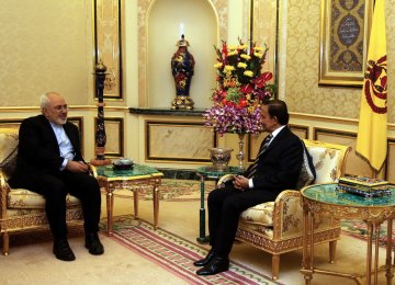 Zarif Stresses Economic Partnership With Brunei
