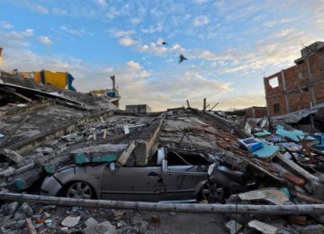 Ecuador Quake Deaths Rise to 272