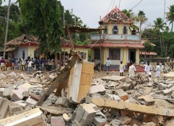 Over 100  Killed in Indian  Temple Fire 