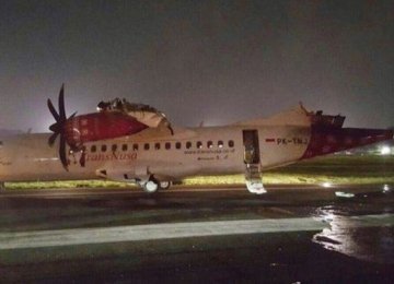 2 Planes Collide at Jakarta Airport
