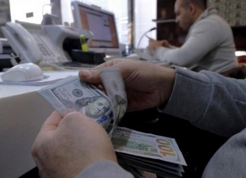 Greenback Continues Slide Against Rial 