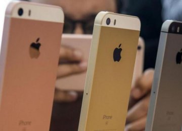 Apple&#039;s iPhone SE Continues Sellout Streak