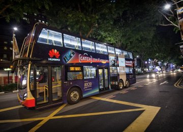 London Buses Have Live Ads 