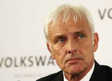 Volkswagen CEO to Cut Board Bonuses