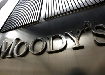Yuan Firm Despite Moody’s Cutting China Outlook