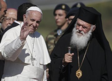 Pope Returns Home With 12 Refugees in Lesbos