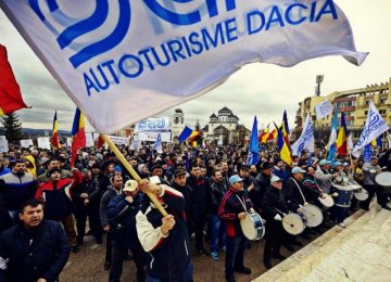 Mass Protest at Romanian Automaker Dacia