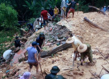 Floods Kill 15  in Vietnam