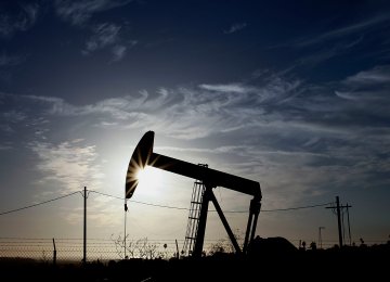 Oil Set for Weekly Gain