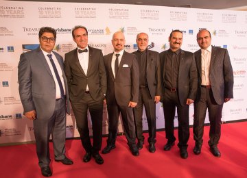 Iranian nominees and winners of APSA in Brisbane, Australia, from left to right: actor Farhad Aslani (‘Daughter’), screenwriter Mehran Kashani (‘Daughter’), director Mehrdad Oskouei (‘Starless Dreams’), producer Manoochehr Mohammadi (winner  of FIAPF award), producer Mohammad Hossein Qasemi (‘Breath’) and distributor Mohammadreza Saberi (‘Muhammad’)