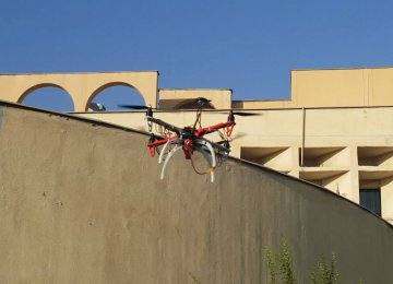 Iranian Students Successfully Test Quadcopter