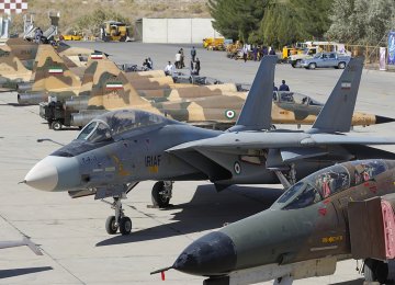 Air Force Conducts E-Warfare Drills in Isfahan