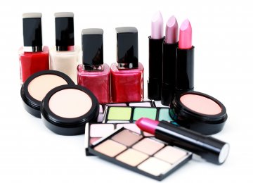 Around 70% of cosmetics imports to Iran are smuggled.