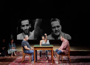 Koohestani’s Multilingual Play on Stage in Germany
