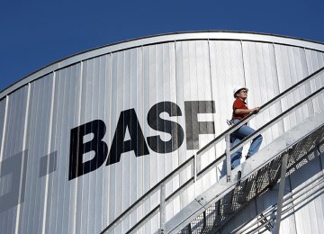 BASF Profit Hurt by Weak Demand for Farm Products, Lower Oil Price 