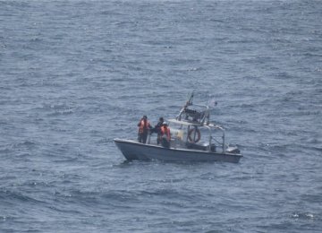 Naval Patrol Near US Warship Downplayed