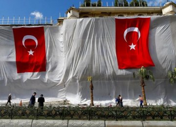 Car Bombing Kills 3 in SE Turkey