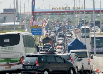 12 Die in Indonesia  Traffic Jam 