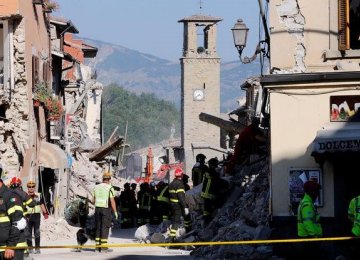 Bulldozers Work to Clear Out Italy’s Quake-Hit Towns