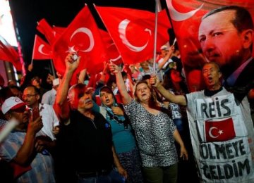 Turkey Captures 11 Attempting to Seize Erdogan 