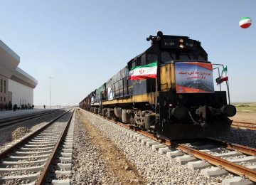 Tehran, Ashgabat Hold Transit Talks