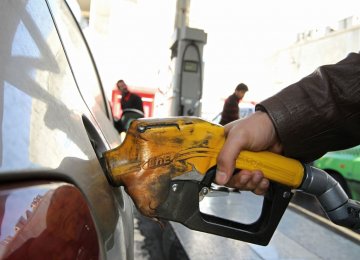 Higher-Tier Gasoline Price May Be Set at 45 Cents/Liter