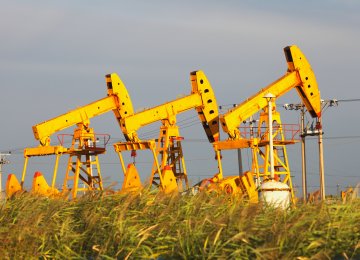 US Drillers Bring Back Rigs in Longest Streak Since 2014