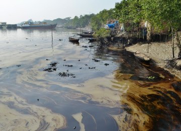 Oil Spill in Canadian River