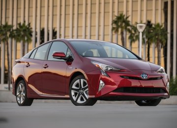 Iranian interest in hybrid vehicles seems to be on the rise, as Toyota’s hybrid Prius is slowly gaining a larger share. 