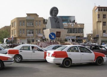 Striking Cabbies Disrupt Iran-Iraq Border Crossing