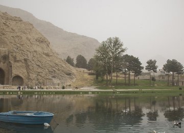 Dust Storms Taking Toll on Kermanshah Tourism
