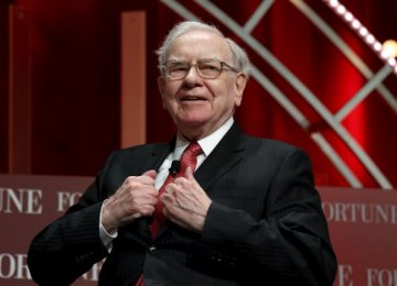 Buffett’s Co. Invests $1b in Apple Shares