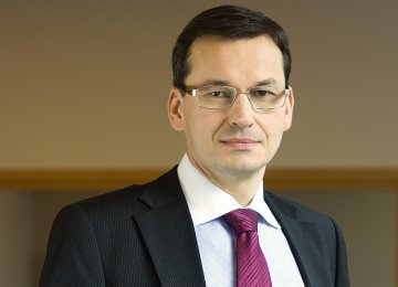 EC Debate Delays Polish Investments