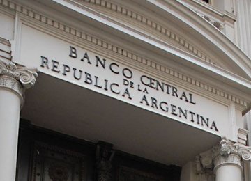 Argentina Cuts Key Interest Rate