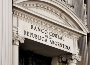 Argentine CB Cuts Reference Rate