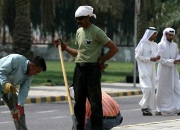 Kuwait to  Raise Expat Health Fees 