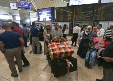 10,000 Iranian Tourists Stranded in Turkey