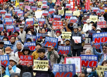 Thousands Protest Against US Bases on Okinawa 