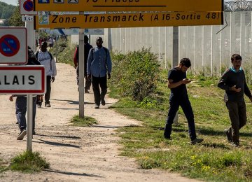 Calais Migrants to Be Dispersed Across France