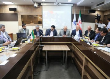 The joint meeting of the Money and Capital Markets Commission and the Industries Commission of Iran Chamber of Commerce, Industries, Mines and Agriculture was held on Sunday. 