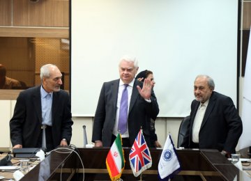 Lord Norman Lamont ,the chairman of the British Iranian Chamber of Commerce met Gholamhossein Shafei, the head of ICCIMA on Saturday.