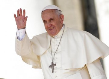 Pope Francis Calls for Hosting Refugee Families