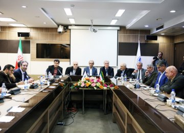 Iran: Ministerial Picks Exchange Notes With Private Sector Representatives  