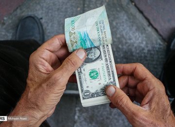 Iran: Exporters Blamed for Rise in Currency Prices 