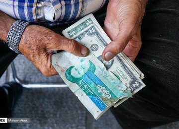 Iran Currency Market: Rial Seems Unperturbed by New US Restrictions   