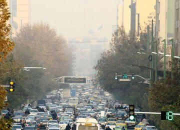 Soaring Heat, Pollution Choke Tehran Residents